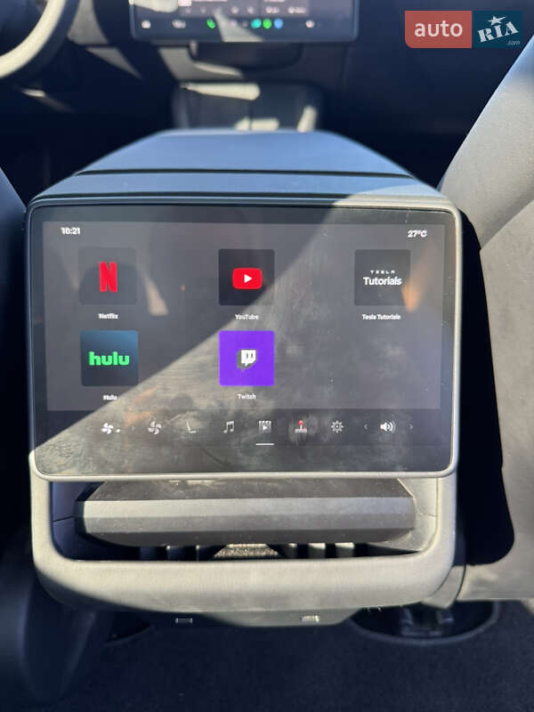 Седан Tesla Model 3 2024 в Василькове