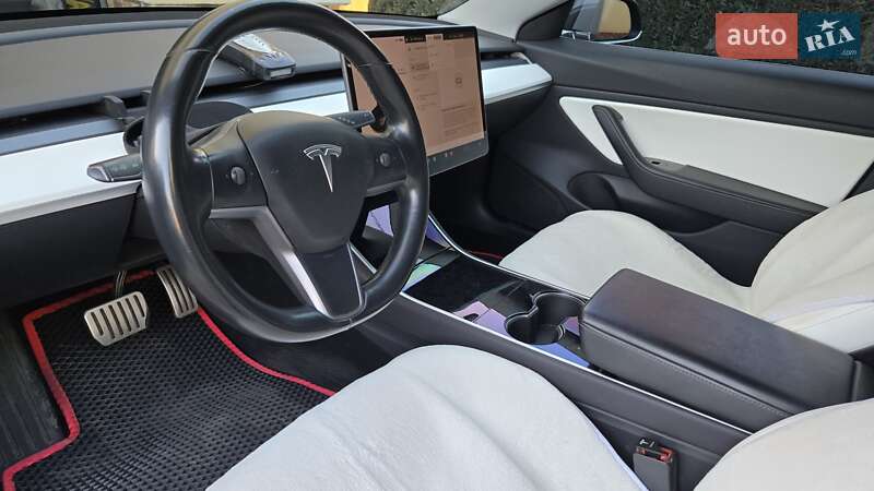 Седан Tesla Model 3 2019 в Одессе