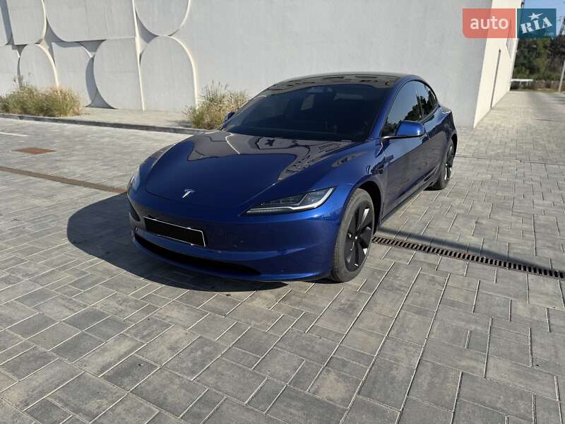 Седан Tesla Model 3 2024 в Луцьку