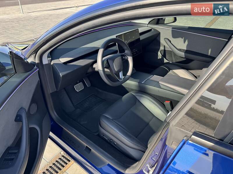 Седан Tesla Model 3 2024 в Луцьку