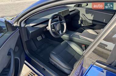 Седан Tesla Model 3 2024 в 