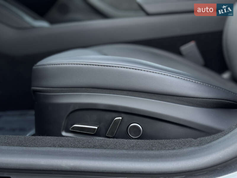 Седан Tesla Model 3 2024 в Луцке