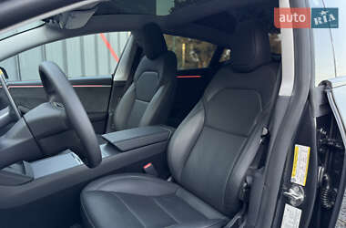 Седан Tesla Model 3 2024 в 