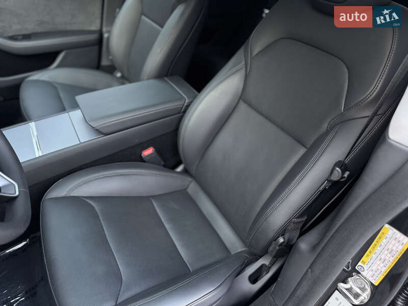 Седан Tesla Model 3 2024 в Луцке