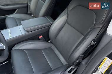 Седан Tesla Model 3 2024 в 
