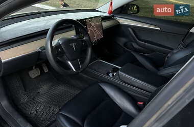 Седан Tesla Model 3 2022 в 