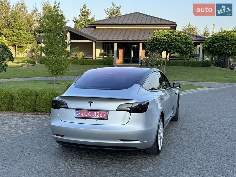 Седан Tesla Model 3 2018 в Львове