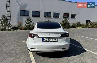 Седан Tesla Model 3 2020 в 