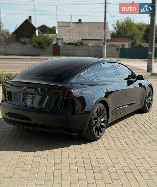 Седан Tesla Model 3 2023 в Житомирі