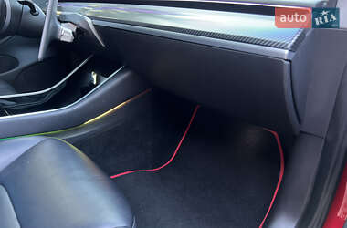 Седан Tesla Model 3 2018 в 