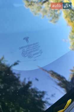 Седан Tesla Model 3 2020 в 