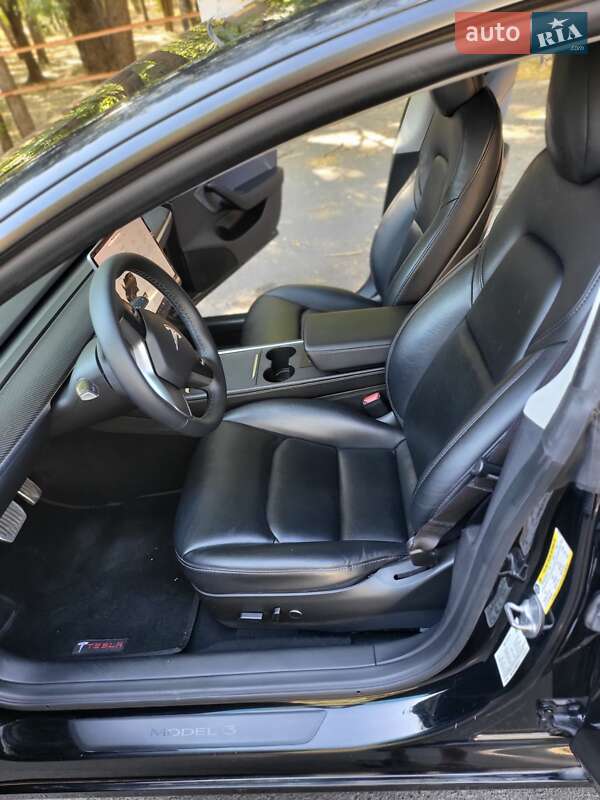 Седан Tesla Model 3 2020 в Одессе