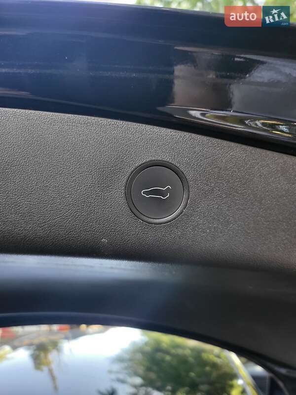 Седан Tesla Model 3 2020 в Одессе
