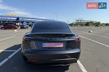Седан Tesla Model 3 2024 в 