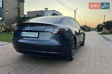 Седан Tesla Model 3 2019 в 