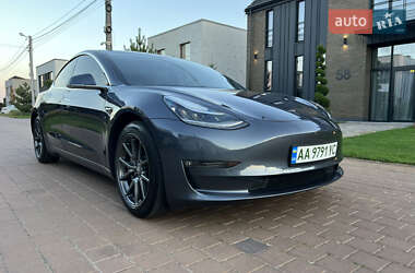 Седан Tesla Model 3 2019 в 