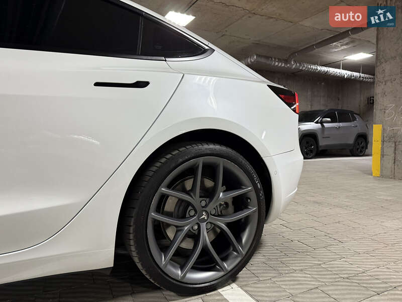 Седан Tesla Model 3 2018 в Тернополе фото 23 Седан Tesla Model 3 2018 в Тернополе