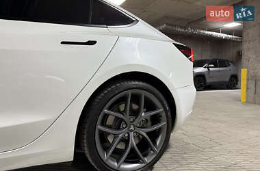 Седан Tesla Model 3 2018 в 