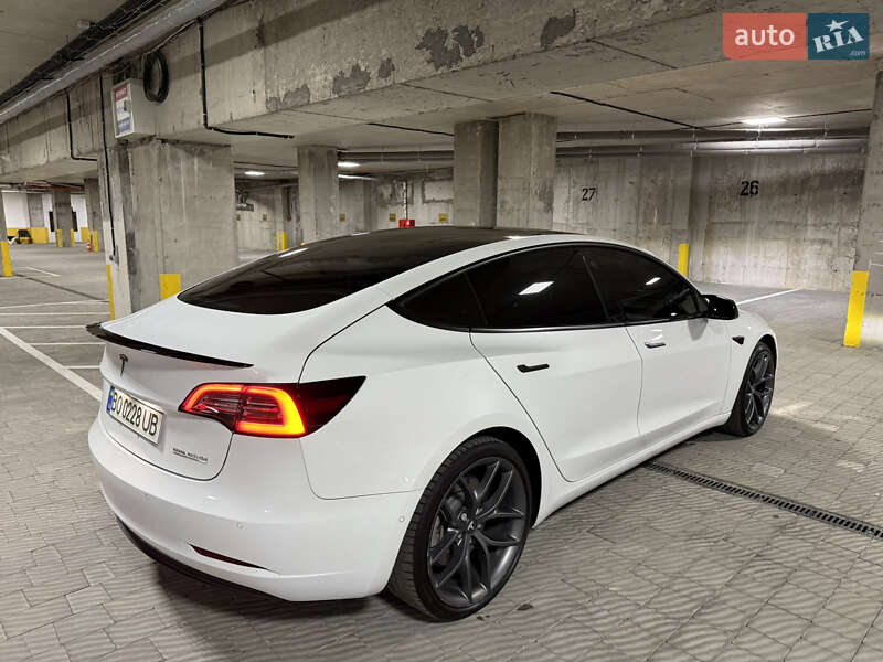 Седан Tesla Model 3 2018 в Тернополе фото 30 Седан Tesla Model 3 2018 в Тернополе