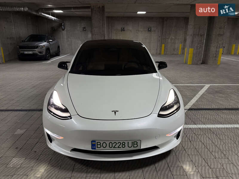 Седан Tesla Model 3 2018 в Тернополе фото 43 Седан Tesla Model 3 2018 в Тернополе