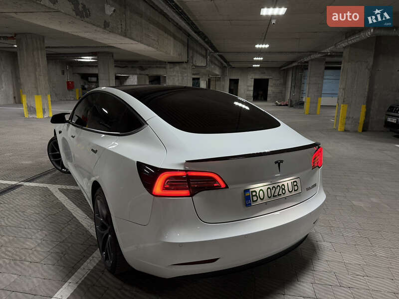 Седан Tesla Model 3 2018 в Тернополе фото 44 Седан Tesla Model 3 2018 в Тернополе