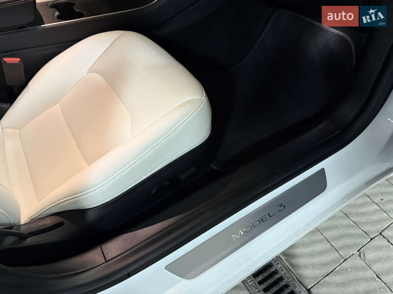 Седан Tesla Model 3 2018 в Тернополе фото 57 Седан Tesla Model 3 2018 в Тернополе