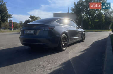 Седан Tesla Model 3 2021 в 