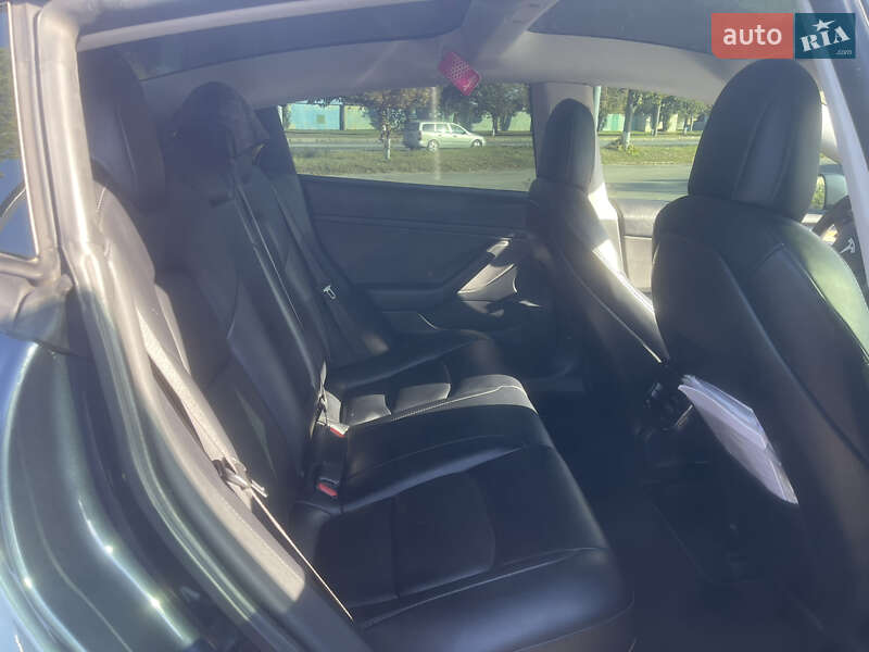 Седан Tesla Model 3 2021 в Харкові