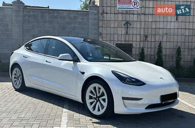 Седан Tesla Model 3 2022 в 