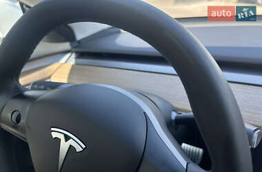 Седан Tesla Model 3 2022 в 
