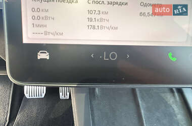 Седан Tesla Model 3 2022 в 