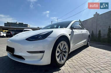 Седан Tesla Model 3 2022 в 