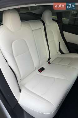 Седан Tesla Model 3 2019 в 
