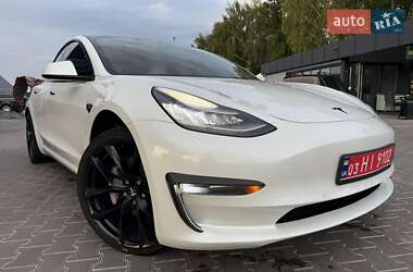 Седан Tesla Model 3 2019 в 