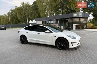 Седан Tesla Model 3 2019 в 