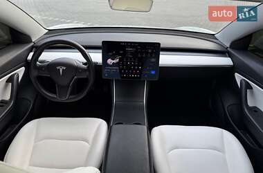 Седан Tesla Model 3 2019 в 