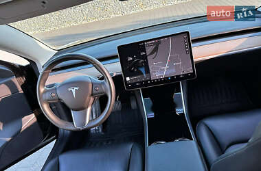 Седан Tesla Model 3 2019 в 