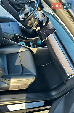 Седан Tesla Model 3 2019 в 