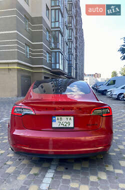 Седан Tesla Model 3 2022 в 