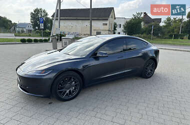 Седан Tesla Model 3 2024 в 
