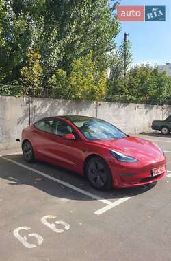 Седан Tesla Model 3 2023 в Києві