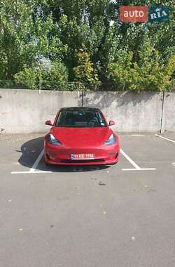 Седан Tesla Model 3 2023 в 