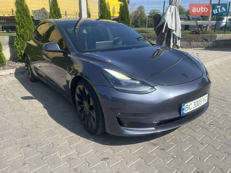 Седан Tesla Model 3 2021 в Львові