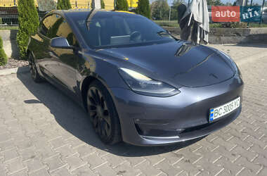 Седан Tesla Model 3 2021 в 