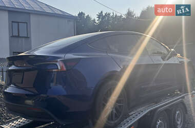 Седан Tesla Model 3 2024 в 