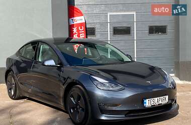 Седан Tesla Model 3 2021 в 