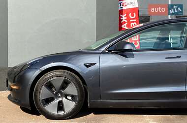Седан Tesla Model 3 2021 в 
