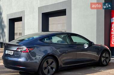 Седан Tesla Model 3 2021 в 