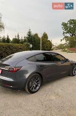 Седан Tesla Model 3 2023 в 