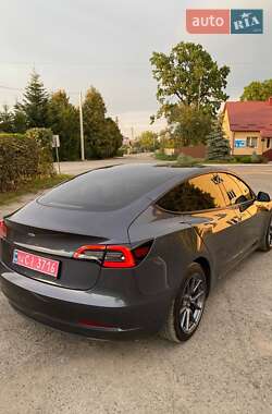 Седан Tesla Model 3 2023 в 